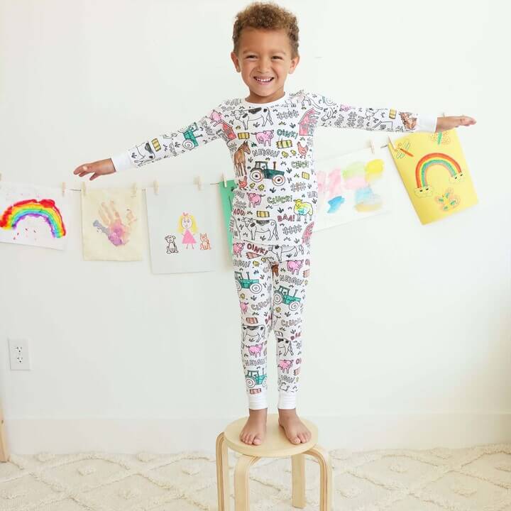 Kreativer Kinder Pyjama zum selber ausmalen