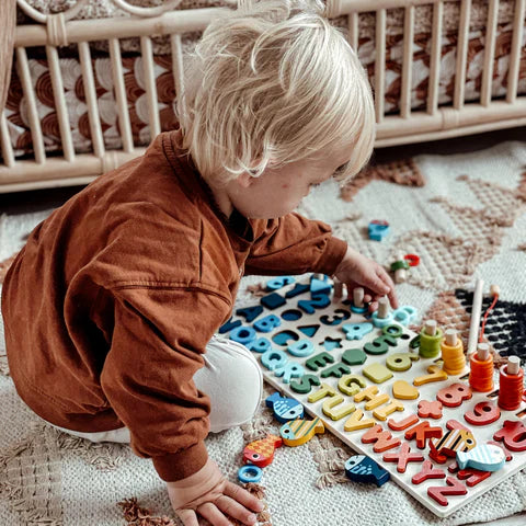 Förderung von Fähigkeiten - Montessori-Holzspielbrett