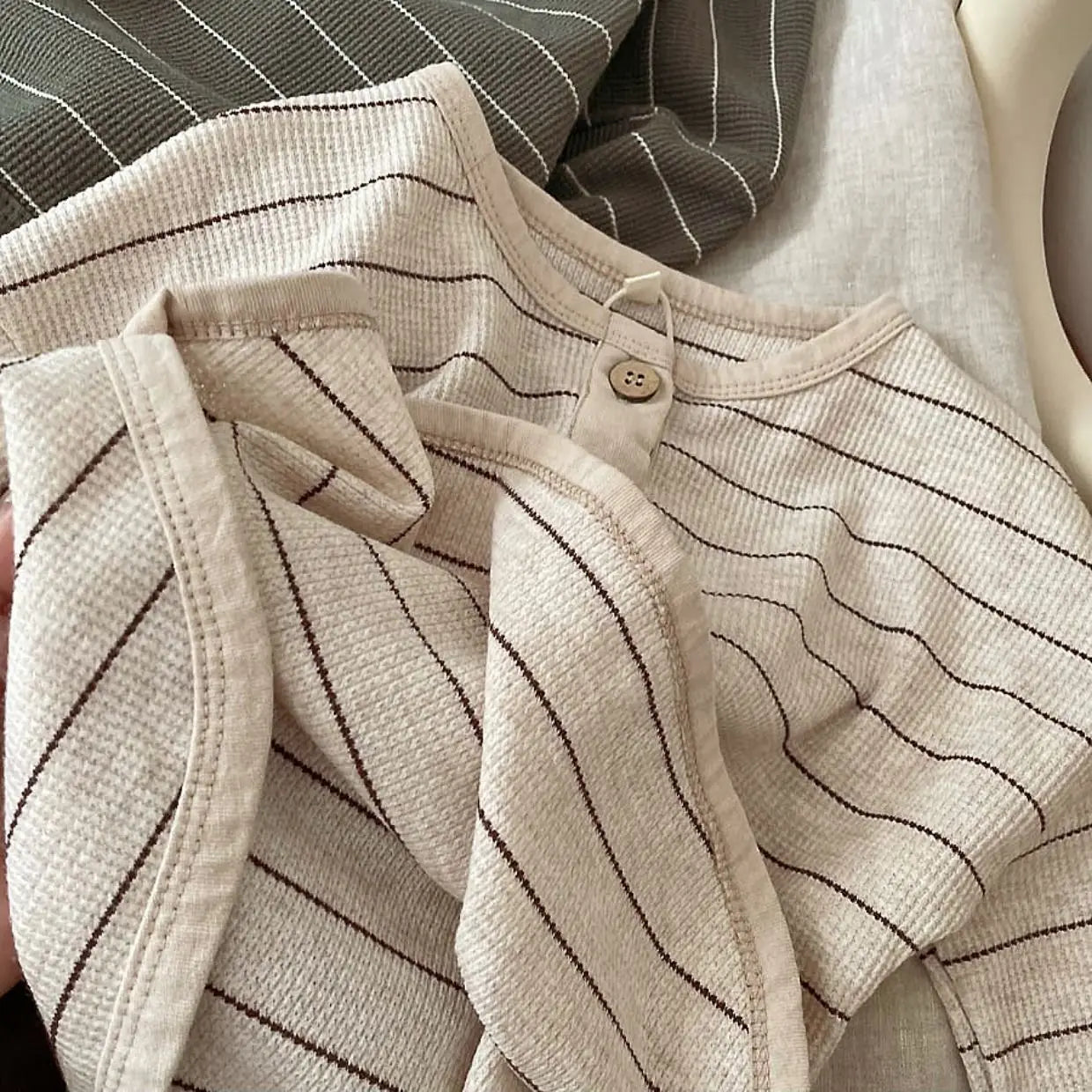 Weiches & atmungsaktives Langarm-Shirt – Baby & Kinder Outfit für gemütliche Tage