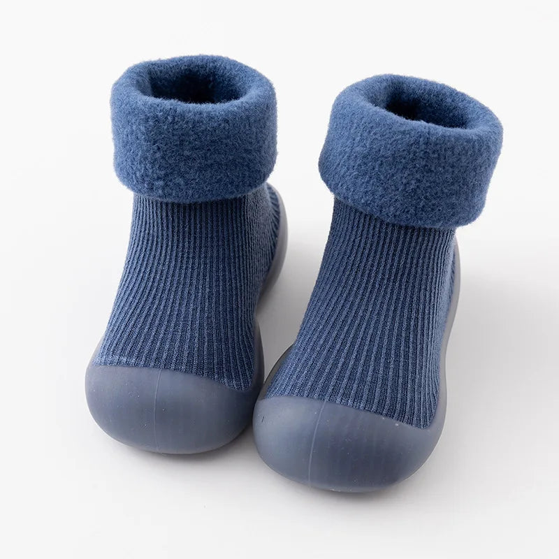 Warme Sicherheit – Rutschfeste Sockenschuhe Für Kleinkinder
