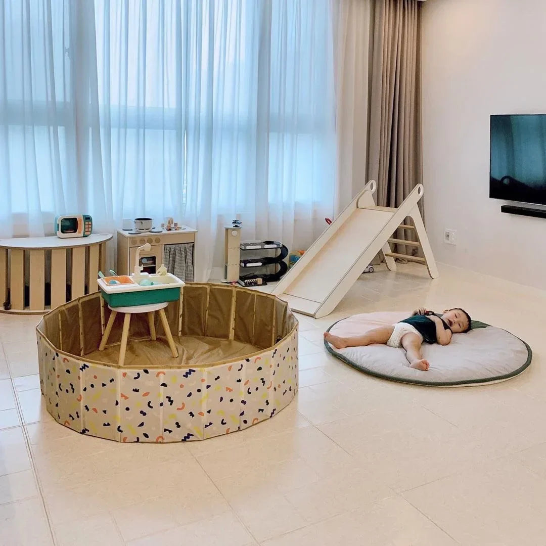 Sicheres Spielen – Spielgehege für Babys und Kleinkinder mit Bunten Mustern