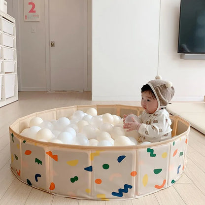 Sicheres Spielen – Spielgehege für Babys und Kleinkinder mit Bunten Mustern
