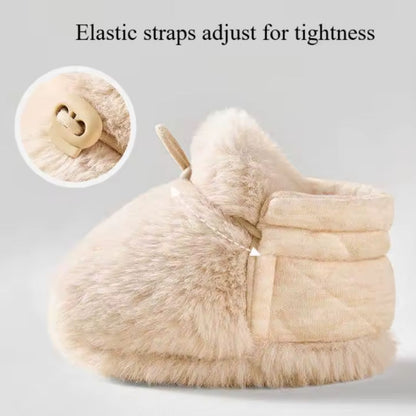 Flauschige Sockenschuhe für Babys