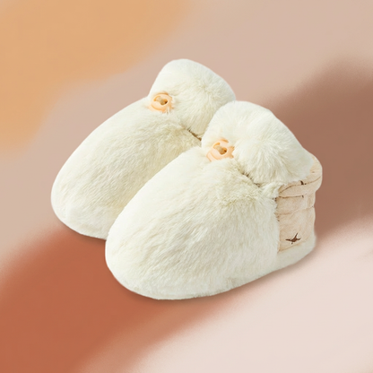 Flauschige Sockenschuhe für Babys